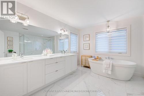 2168 Ironwood Road, London South (South K), ON - Indoor Photo Showing Bathroom