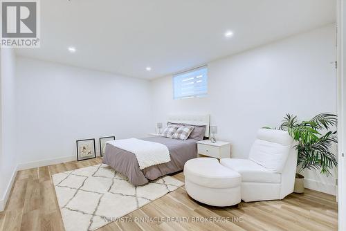 2168 Ironwood Road, London South (South K), ON - Indoor Photo Showing Bedroom