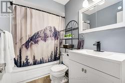 Upper 4 Piece Bath - 