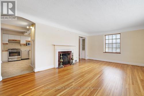 413 Island Park Drive, Ottawa, ON - Indoor Photo Showing Living Room With Fireplace