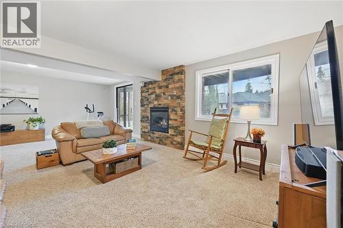 768 King Road, Burlington, ON - Indoor Photo Showing Living Room With Fireplace