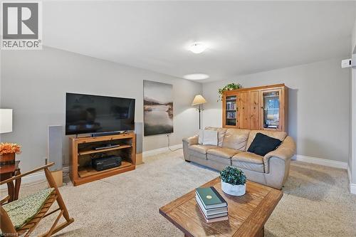 768 King Road, Burlington, ON - Indoor Photo Showing Living Room