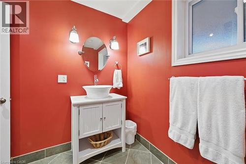 768 King Road, Burlington, ON - Indoor Photo Showing Bathroom