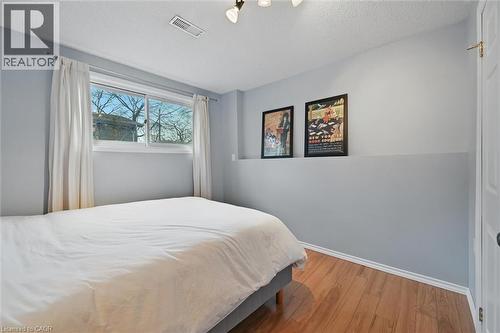 768 King Road, Burlington, ON - Indoor Photo Showing Bedroom