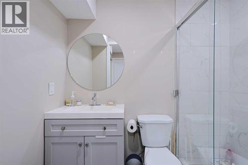 27 Nolanlake Point Nw, Calgary, AB - Indoor Photo Showing Bathroom