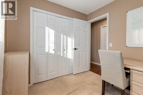 35 Woodstock Road Sw, Calgary, AB - Indoor