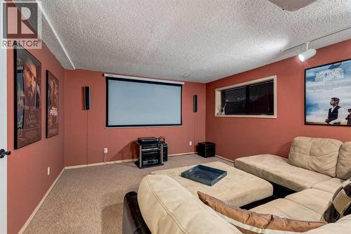 35 Woodstock Road Sw, Calgary, AB - Indoor