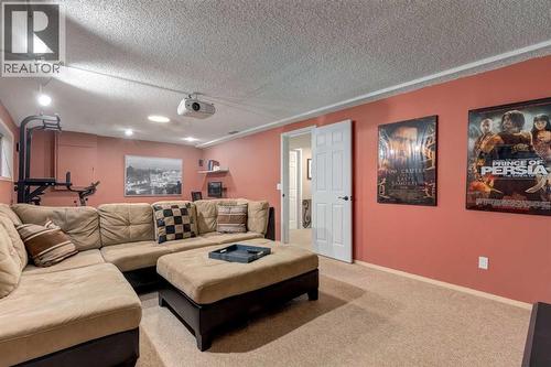35 Woodstock Road Sw, Calgary, AB - Indoor Photo Showing Living Room