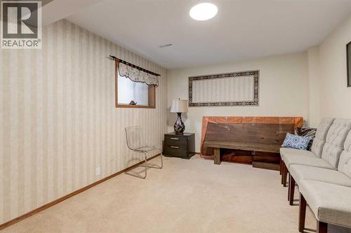 35 Woodstock Road Sw, Calgary, AB - Indoor