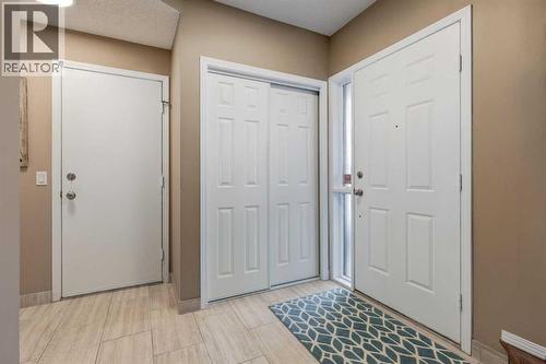 35 Woodstock Road Sw, Calgary, AB - Indoor Photo Showing Other Room