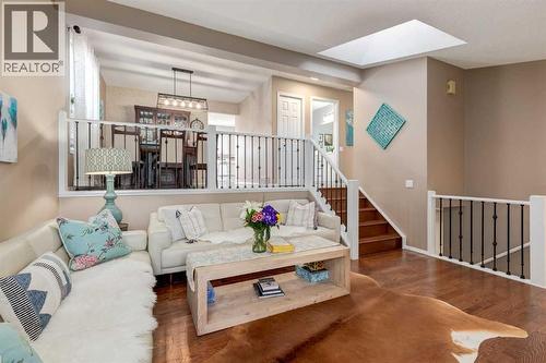 35 Woodstock Road Sw, Calgary, AB - Indoor Photo Showing Living Room