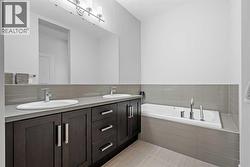 Primary Bedroom-5 pc ensuite - 