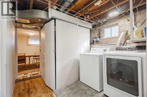 6507 34 Avenue Nw, Calgary, AB - Indoor Photo Showing Laundry Room