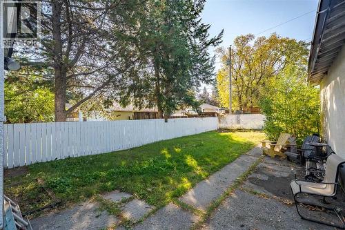 6507 34 Avenue Nw, Calgary, AB - Outdoor With Backyard