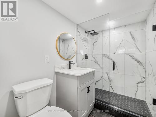 393 Paliser Crescent S, Richmond Hill, ON - Indoor Photo Showing Bathroom