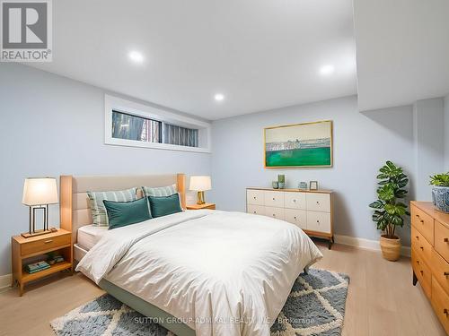 Virtually staged photo - 393 Paliser Crescent S, Richmond Hill, ON - Indoor Photo Showing Bedroom