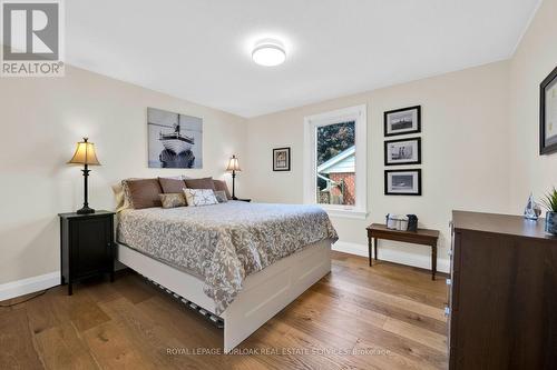 912 Boothman Avenue, Burlington, ON - Indoor Photo Showing Bedroom