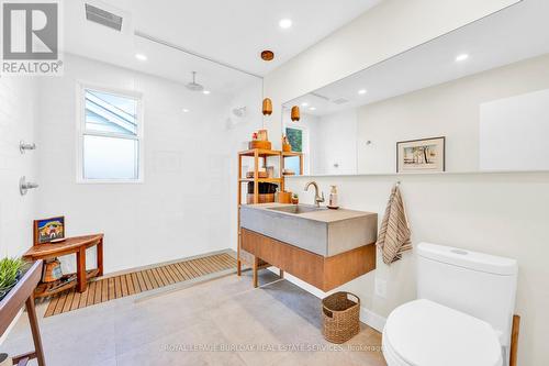 912 Boothman Avenue, Burlington, ON - Indoor