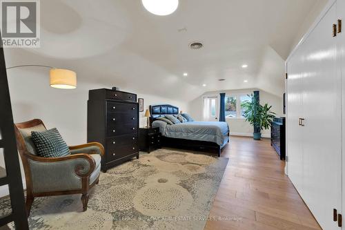 912 Boothman Avenue, Burlington, ON - Indoor