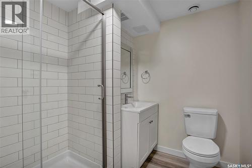 1421 Hnatyshyn Avenue, Saskatoon, SK - Indoor Photo Showing Bathroom