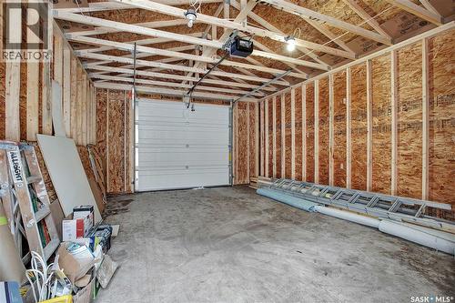 1421 Hnatyshyn Avenue, Saskatoon, SK - Indoor Photo Showing Garage