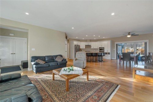 65 Nikola Rd, Campbell River, BC 