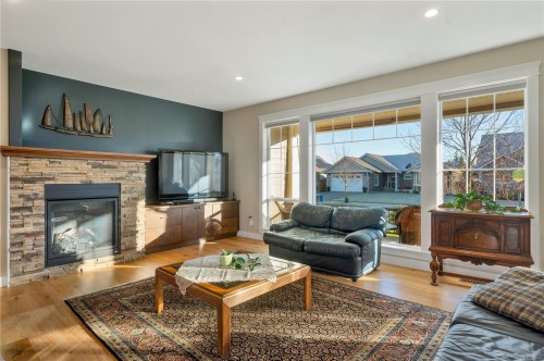 65 Nikola Rd, Campbell River, BC 