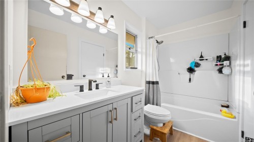 3855 Haro Rd, Saanich, BC 