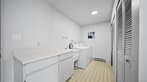 3855 Haro Rd, Saanich, BC 