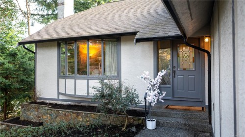 3855 Haro Rd, Saanich, BC 