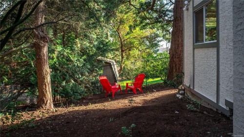 3855 Haro Rd, Saanich, BC 