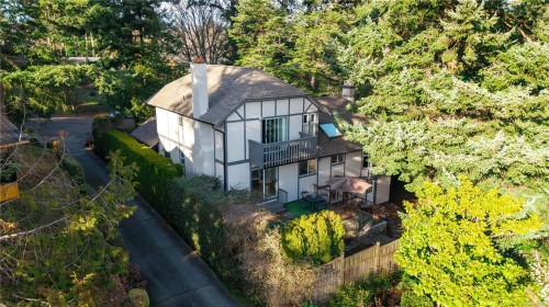 3855 Haro Rd, Saanich, BC 