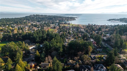 3855 Haro Rd, Saanich, BC 