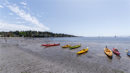 3855 Haro Rd, Saanich, BC 