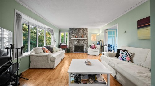 3855 Haro Rd, Saanich, BC 