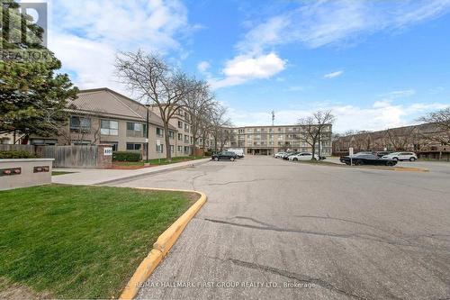 218 - 8351 Mclaughlin Road S, Brampton, ON - Outdoor