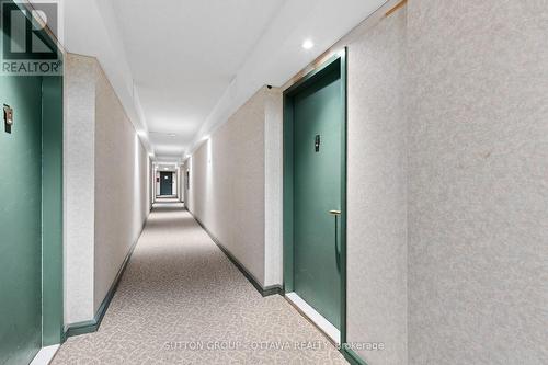unit entry - 308 - 2625 Regina Street, Ottawa, ON - Indoor Photo Showing Other Room