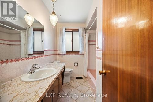 27 Palermo Crescent W, Guelph, ON - Indoor Photo Showing Bathroom
