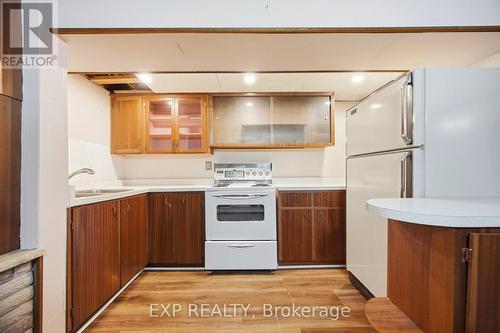 27 Palermo Crescent W, Guelph, ON - Indoor Photo Showing Kitchen