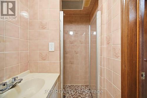 27 Palermo Crescent W, Guelph, ON - Indoor Photo Showing Bathroom