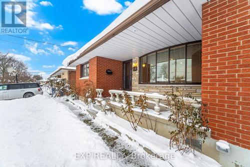 27 Palermo Crescent W, Guelph, ON - Outdoor With Exterior