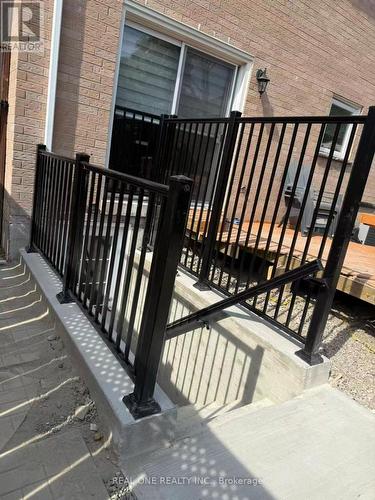 826 Winterton Way, Mississauga, ON - Outdoor With Exterior