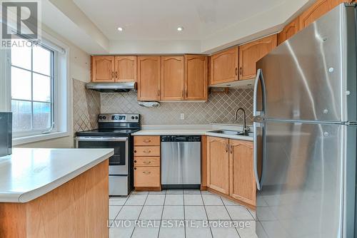 46 Weather Vane Lane, Brampton, ON - Indoor Photo Showing Kitchen