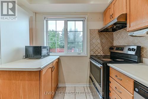 46 Weather Vane Lane, Brampton, ON - Indoor Photo Showing Kitchen