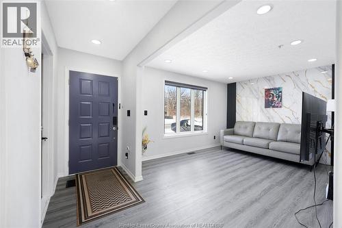 3812 Devonwood Avenue, Windsor, ON - Indoor