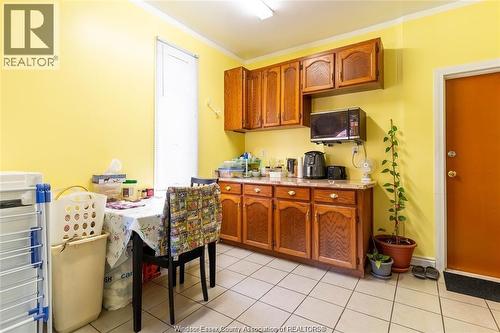 562 Dougall, Windsor, ON - Indoor Photo Showing Kitchen