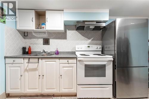 562 Dougall, Windsor, ON - Indoor Photo Showing Kitchen