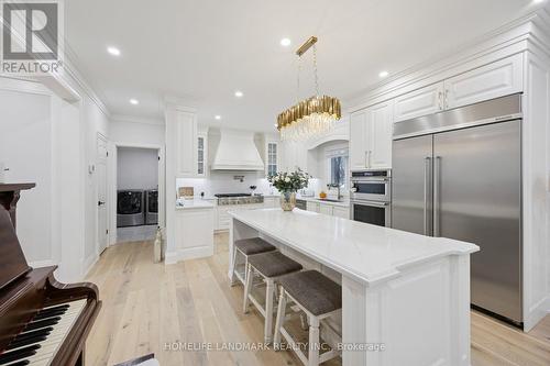49 Pearson Avenue, Richmond Hill, ON - Indoor Photo Showing Kitchen With Upgraded Kitchen