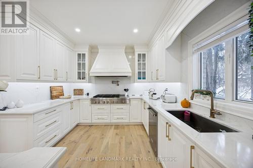 49 Pearson Avenue, Richmond Hill, ON - Indoor Photo Showing Kitchen