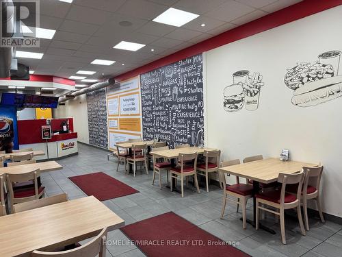 3017 New Street, Burlington, ON 